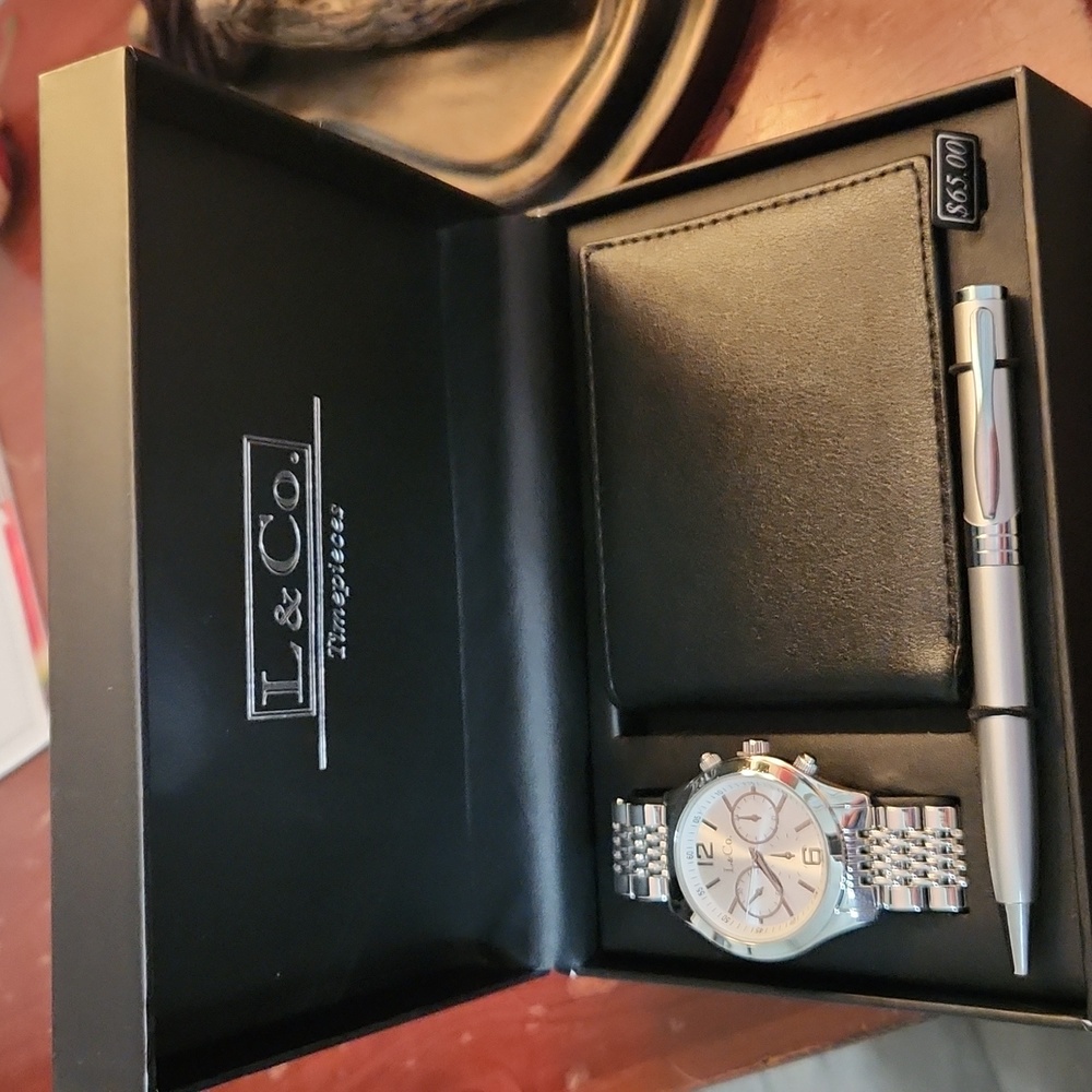 NWT L&Co Men's Stainless Steel watch, wallet, and refillable pen gift set